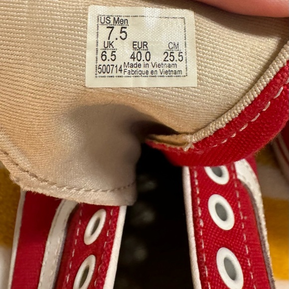 Vans Men’s size 7.5/ Women’s size 9.5 Red & White - Picture 4 of 5